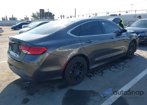 2015 Chrysler 200 Lx z USA, uszkodzony, nr VIN 1C3CCCFB5FN624357